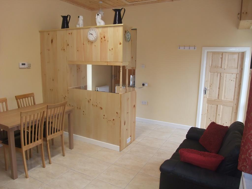 Katie'S Cottage Achill Sound Habitación foto
