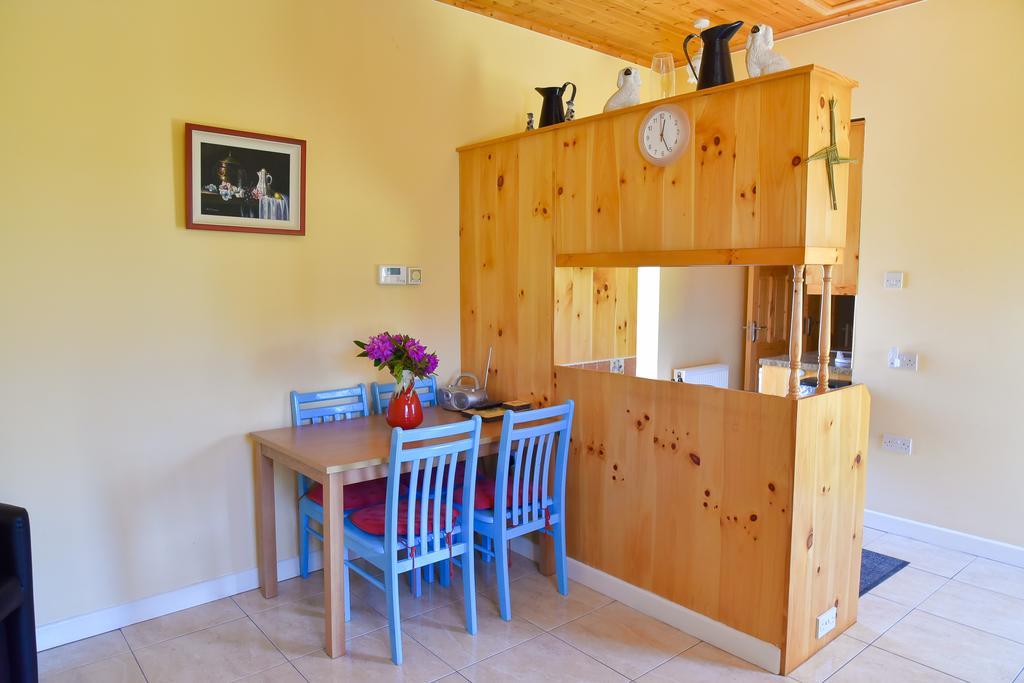 Katie'S Cottage Achill Sound Exterior foto